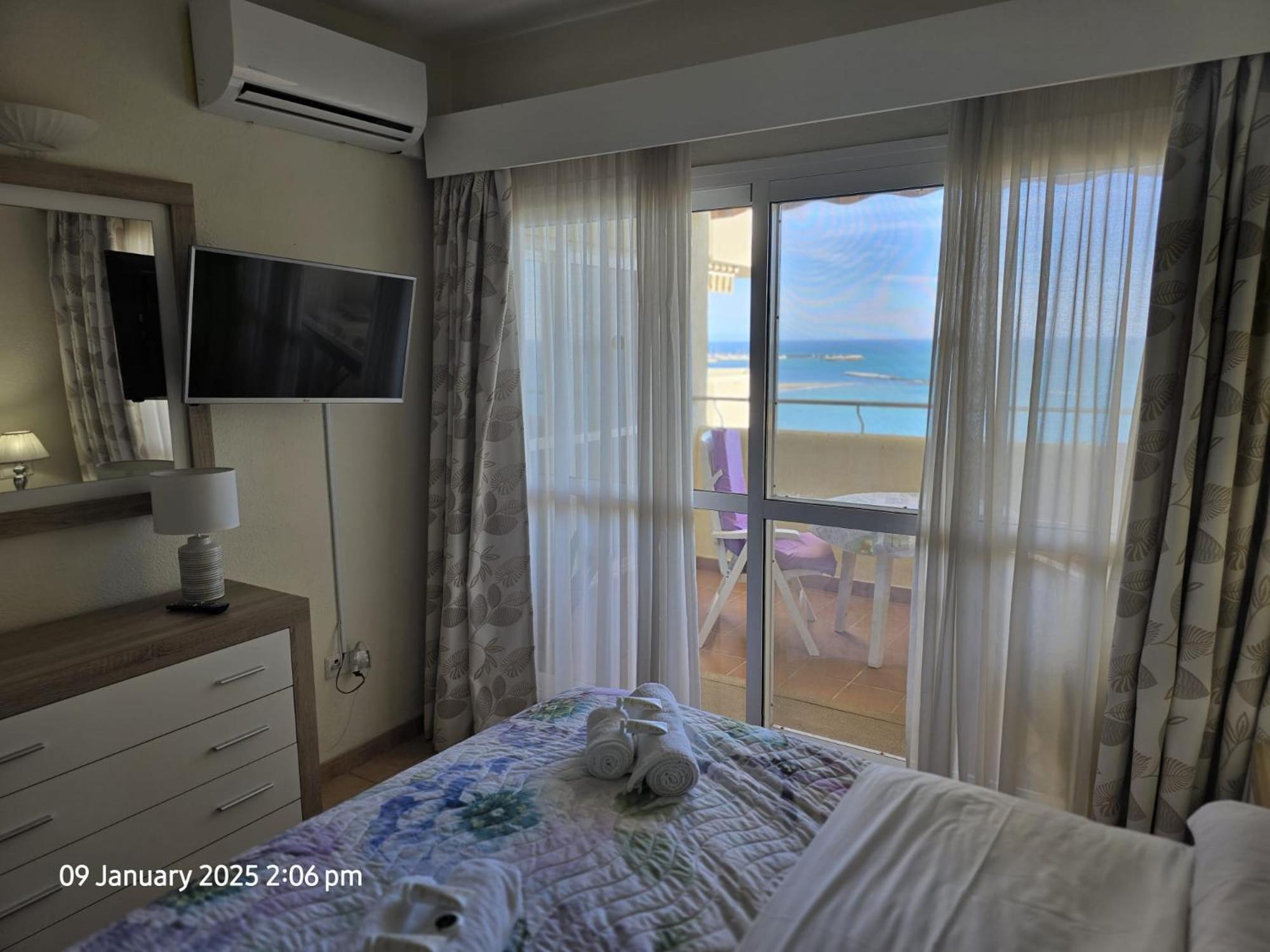 Benal Beach Apartments Malaga Luaran gambar