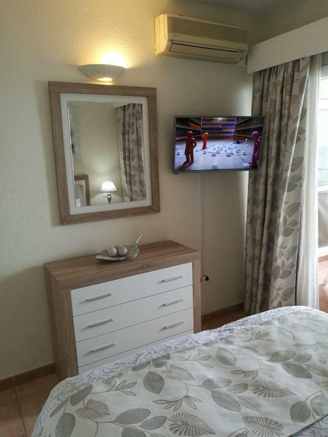 Benal Beach Apartments Malaga Luaran gambar