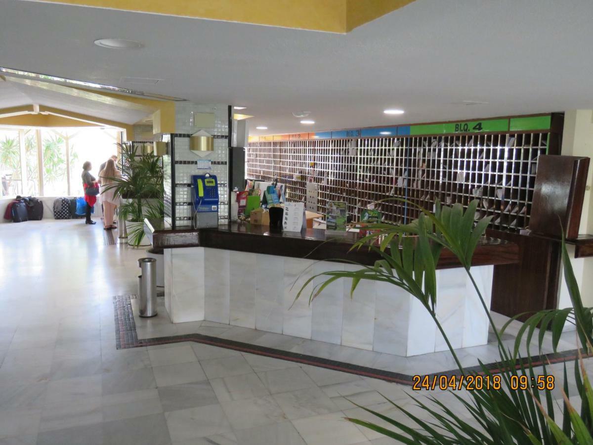 Benal Beach Apartments Malaga Luaran gambar