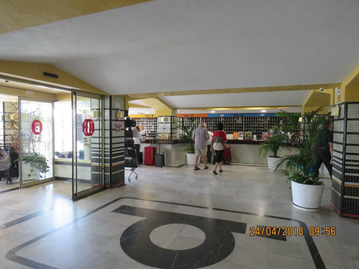 Benal Beach Apartments Malaga Luaran gambar