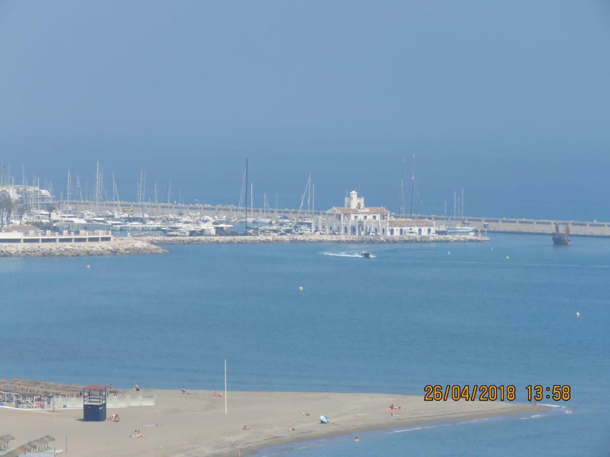 Benal Beach Apartments Malaga Luaran gambar