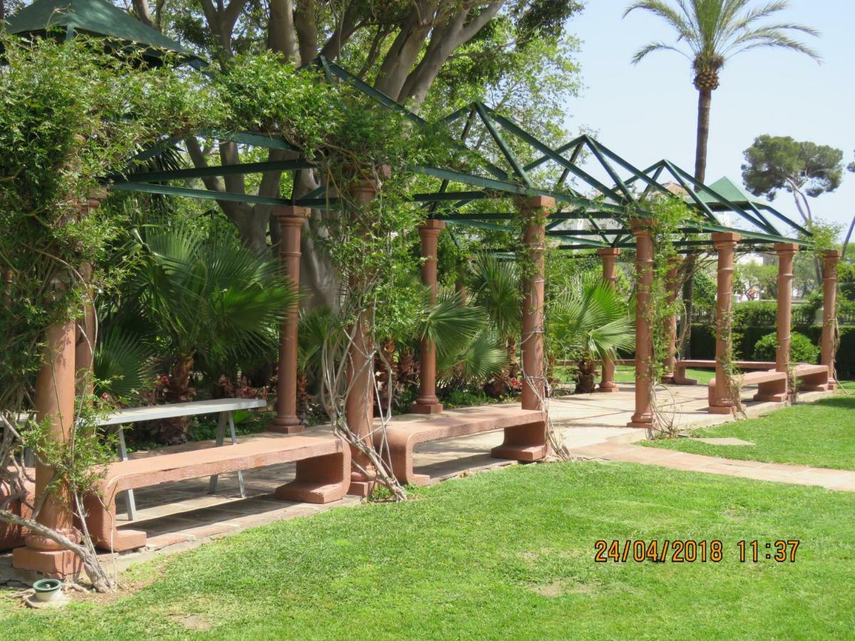 Benal Beach Apartments Malaga Luaran gambar