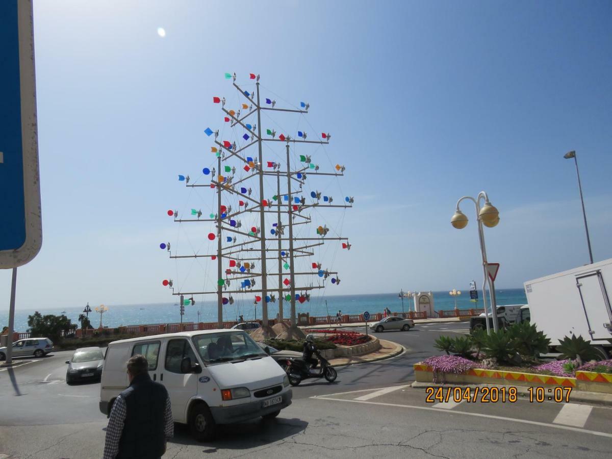 Benal Beach Apartments Malaga Luaran gambar